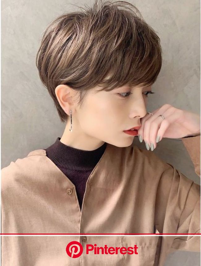 耳にかけても大人可愛い 丸みとくびれショート L マグ ギンザ Mag Ginza のヘアカタログ ホットペッパービューティー ヘアスタイリング ショートボブ 丸顔 ショートカット 髪型 Luna Margarin 美しさ